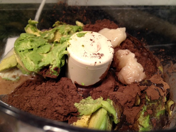 avocado-pudding-ingredients-in-food-processor