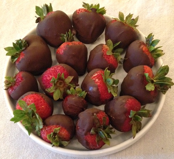 dairy-free-chocolate-covered-strawberries-2