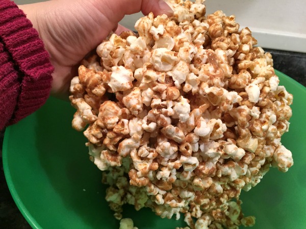 sticky-popcorn
