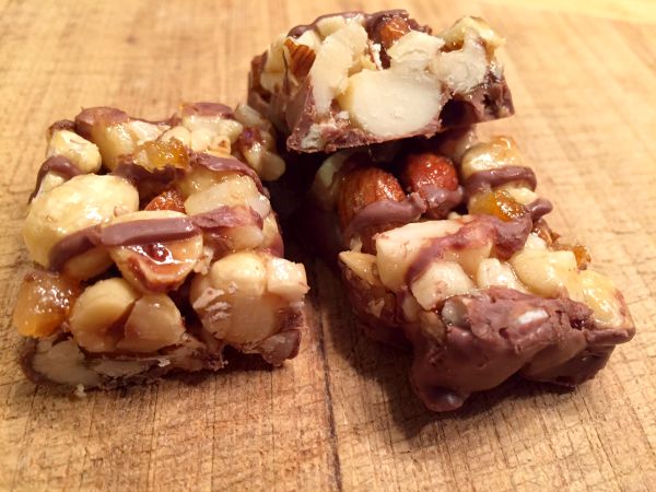 cut-hazelnut-bar