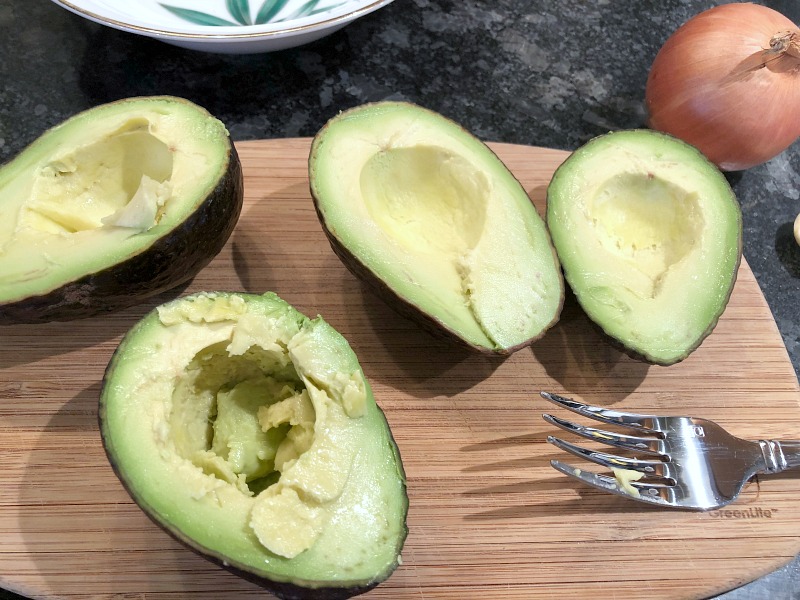 Cut avocados. Have you ever wondered how to freeze guacamole for later use when avocados are plentiful, cheap, or in season? Here's how to make guacamole for freezing, as well as how to easily thaw it out for later during the lean times when avocados are over-ripe, under-ripe, or ridiculously expensive.