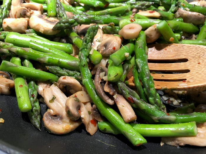 Easy vegetarian Greek Yogurt Lemon Linguine with Asparagus & Mushrooms works well either for pasta night or for Meatless Monday -- and this 30 minute weeknight dinner recipe just feels so spring-y, doesn't it?! 