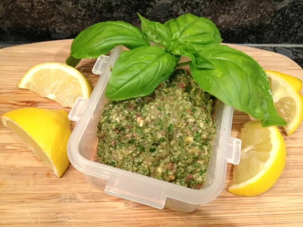 dairy-free-spinach-cashew-pesto-2