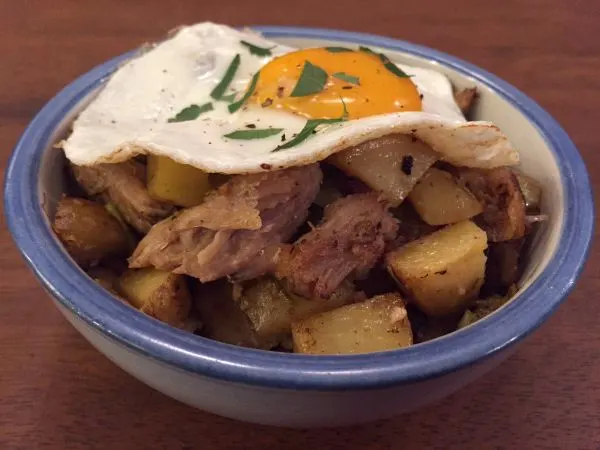 peeking-in-to-carnitas-hash