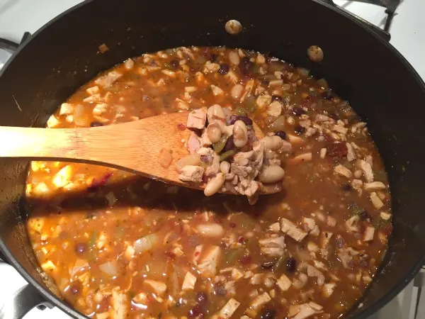 chipotle-chicken-chili-in-pot