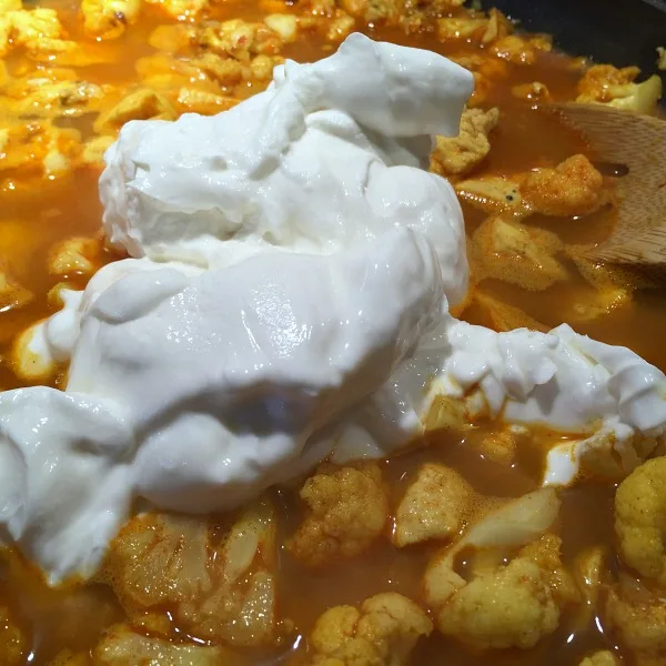 You need just 45 minutes to make this shortcut curried chicken skillet recipe, which is super filling, super flavorful, and naturally gluten free! Try this chicken curry with cauliflower & rice the next time you want to shake up your weeknight dinner routine.