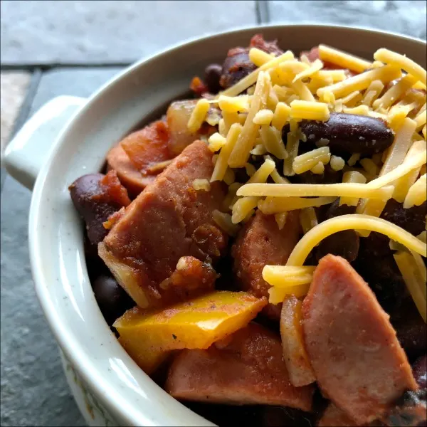 Try this Easy Turkey Kielbasa Chili (Gluten Free and Lower Fat!) the next time you're looking for a different comfort food twist on your usual chili recipes. Doing a smoked sausage chili gives you a flavor reminiscent of sausage, peppers, and onions -- but with a definite chili kick.