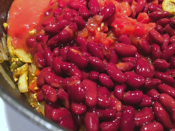 BUSH'S Chili Beans in the pot