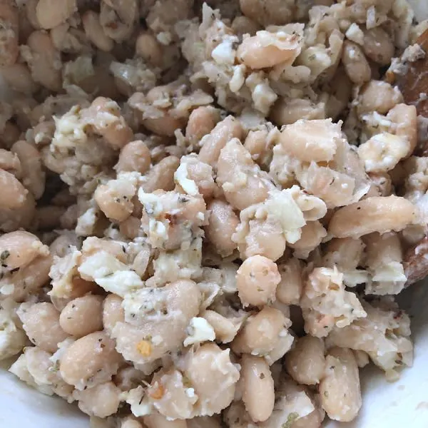 white bean filling for vegetarian wraps