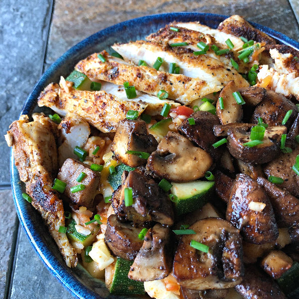 spanish rice burrito bowls with zucchini chicken mushrooms