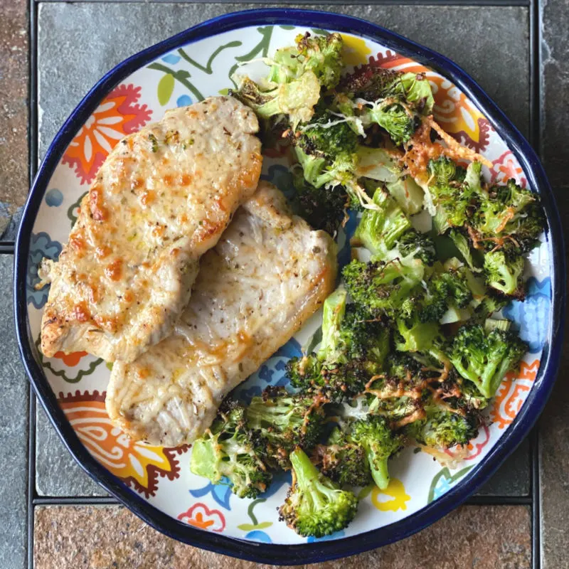 parmesan pork chops & broccoli in 10 quick meals under 30 minutes
