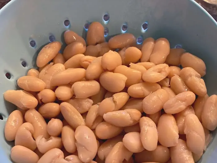 Rinse and drain the Cannellini beans for pasta