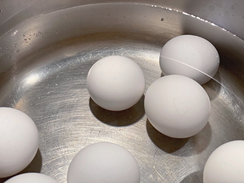 cover eggs with water