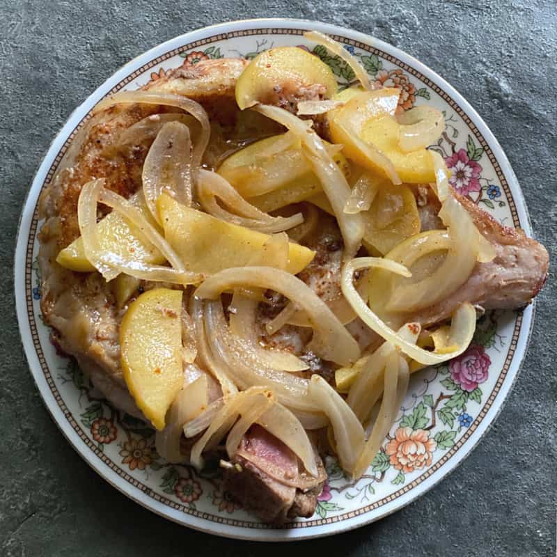 pork chops with apples and onions
