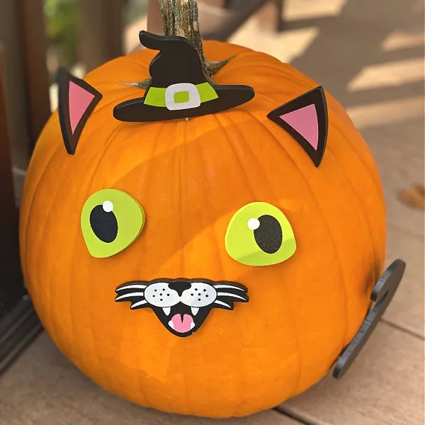 pumpkin with cat face