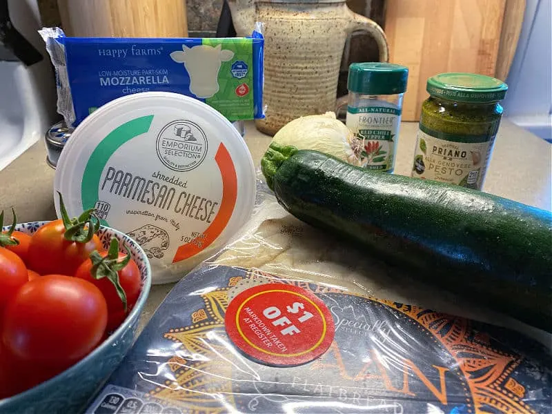 naan pesto pizza ingredients