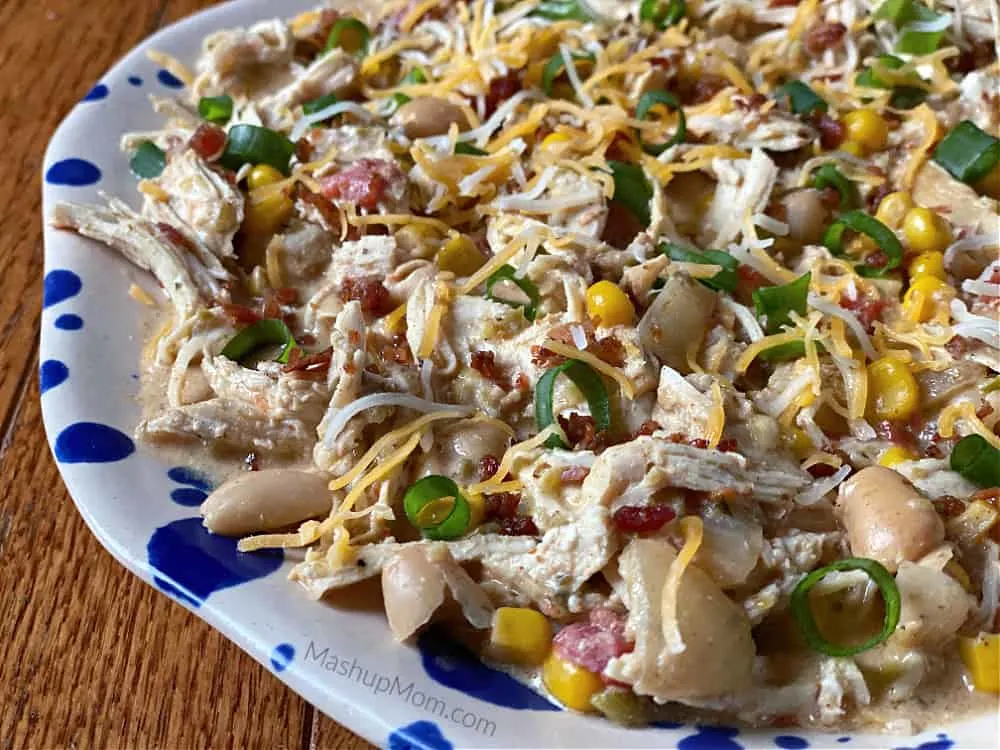 jalapeno popper chicken chili on a plate