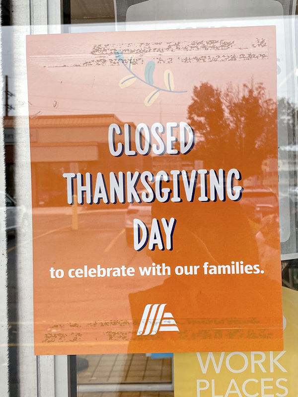 aldi is closed on thanksgiving