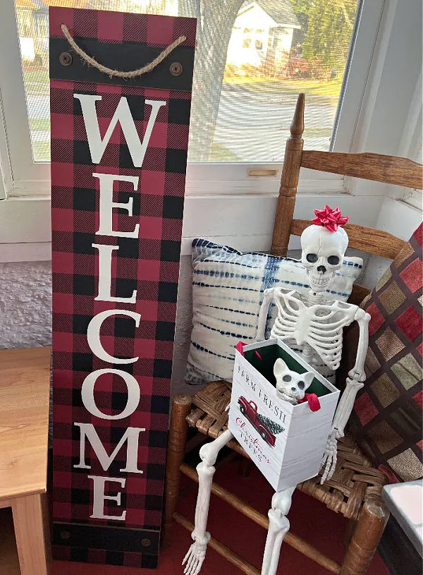 welcome holiday sign