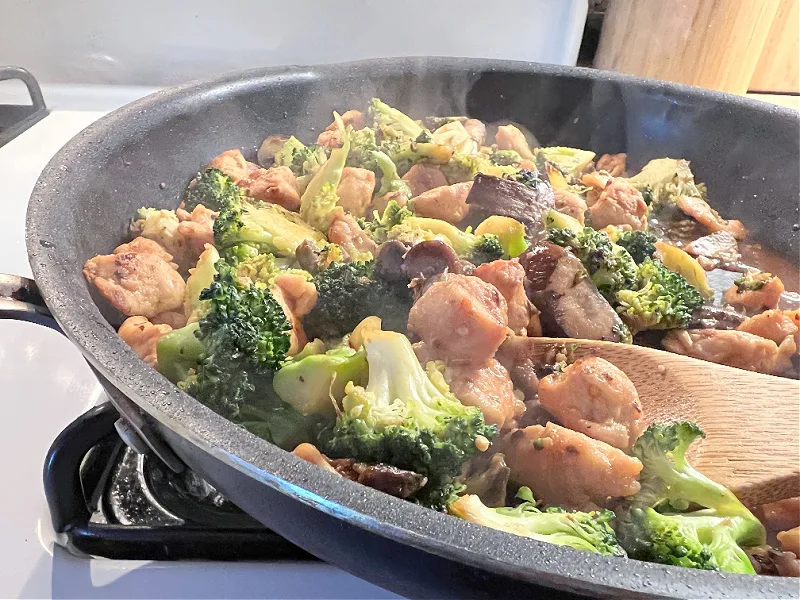 finished stir fry in a skillet