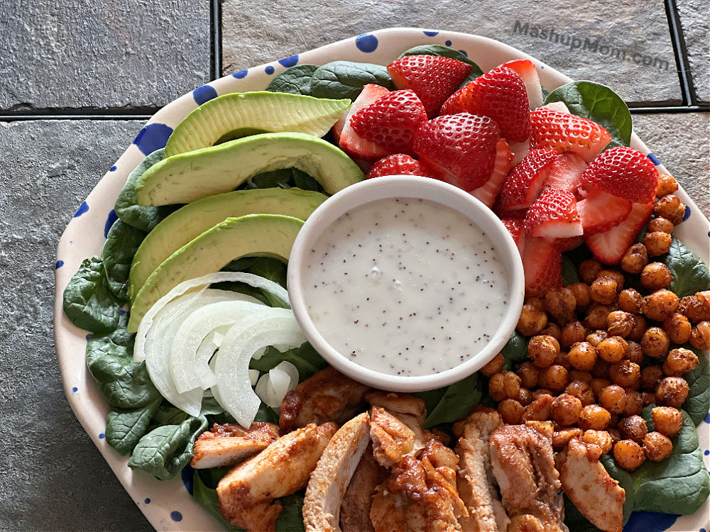 strawberry spinach salad with chicken & chickpeas