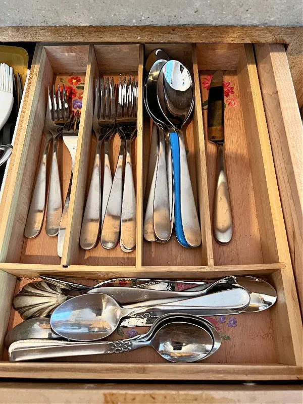 aldi bamboo silverware holder