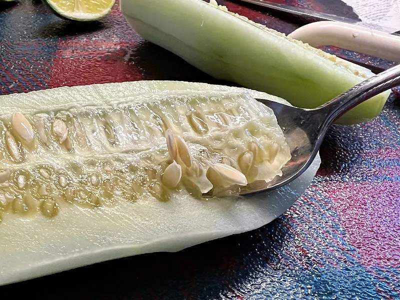 remove seeds from cucumber