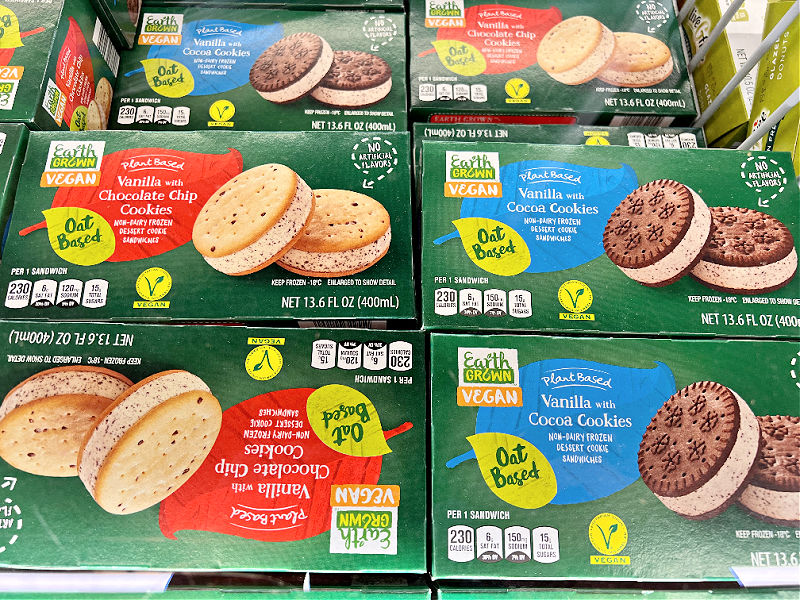earth grown non-dairy ice cream cookie sandwiches