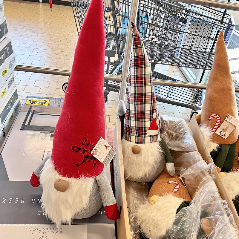 giant gnomes at aldi