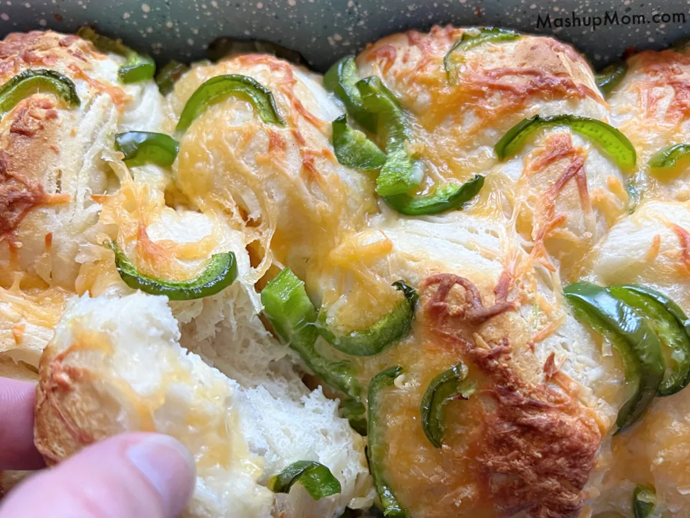 cheddar jalapeño pull apart bread