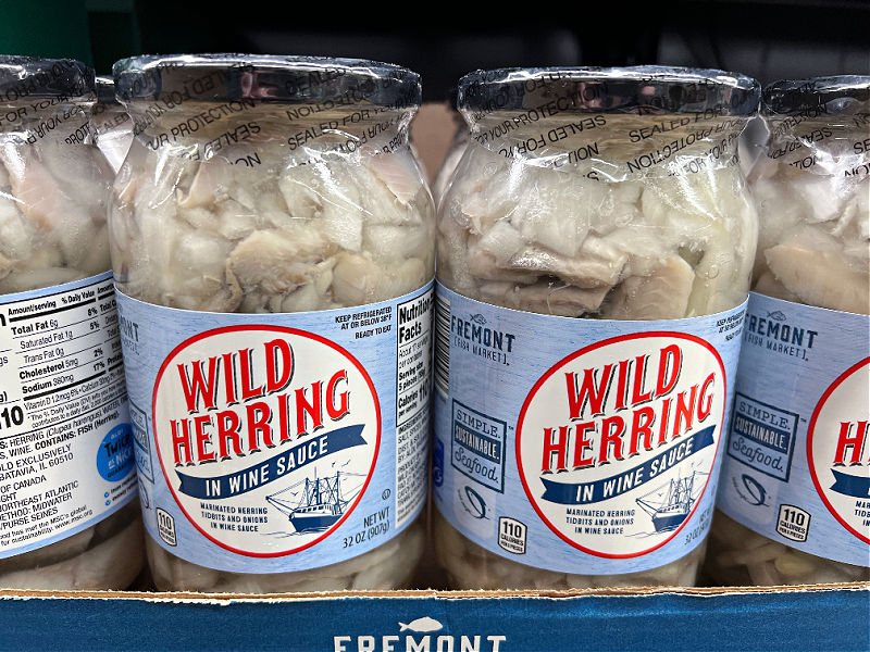 wild herring in wine sauce
