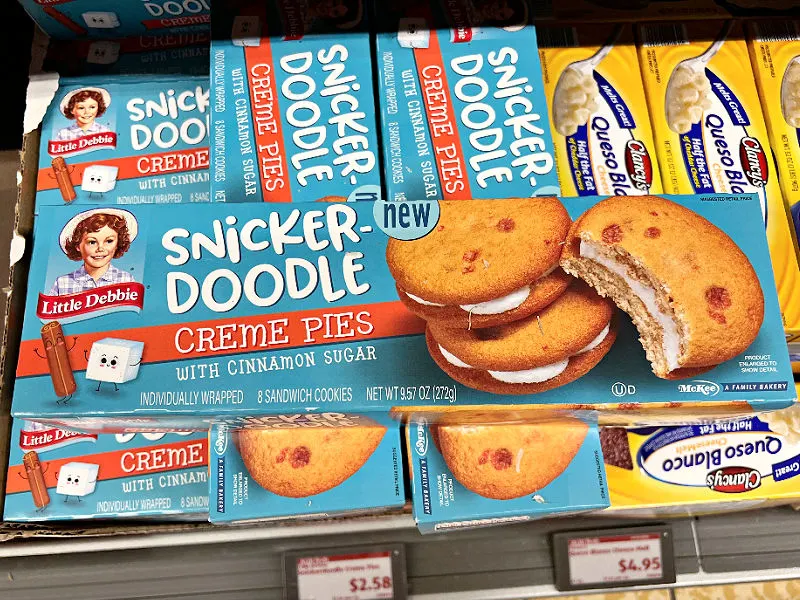 snickerdoodle creme pies in a blue box