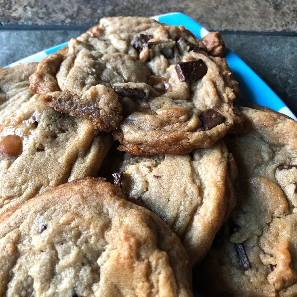 fresh baked caramel sea salt chocolate cookies from aldi